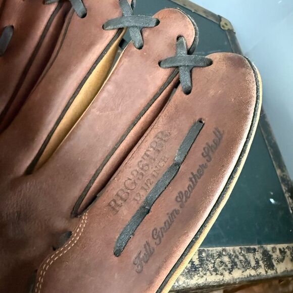 Rawlings RBG36TBR 12 1/2" Fielder's Glove - Picture 5 of 5